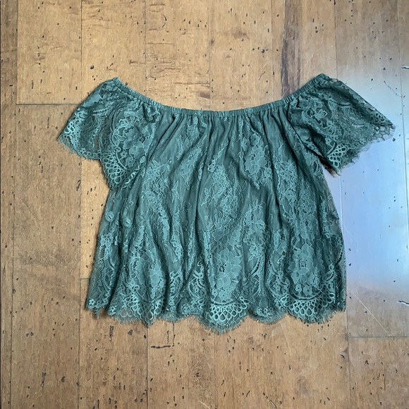 Off the shoulder top - Picture 1 of 3